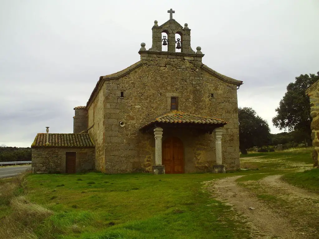 Qué ver en Gallegos de Sobrinos, Ávila: Descubre los secretos de este encantador pueblo