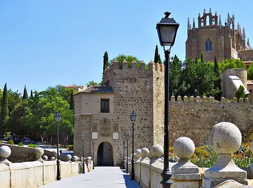 Qué ver en Grandes y San Martín, Ávila: Secretos ocultos y encantos por descubrir