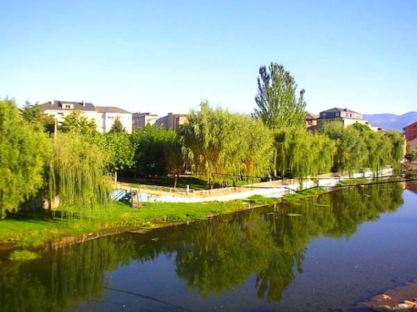 Qué ver en Cacabelos, León: Descubre su historia y encanto oculto