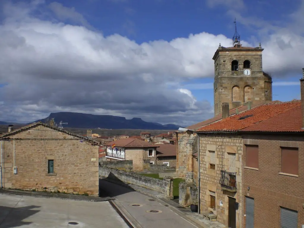 Qué ver en Castrillo de la Reina, Burgos: Descubre sus tesoros ocultos