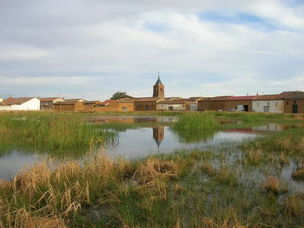 Qué ver en El Burgo Ranero, León: Descubre sus encantos ocultos