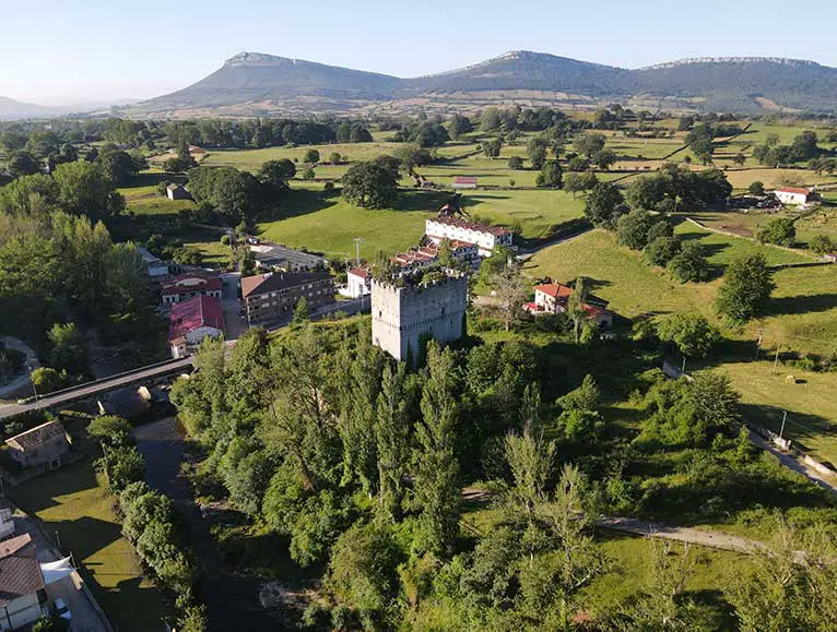 Qué ver en Espinosa de los Monteros, Burgos: Descubre los tesoros ocultos de este encantador destino