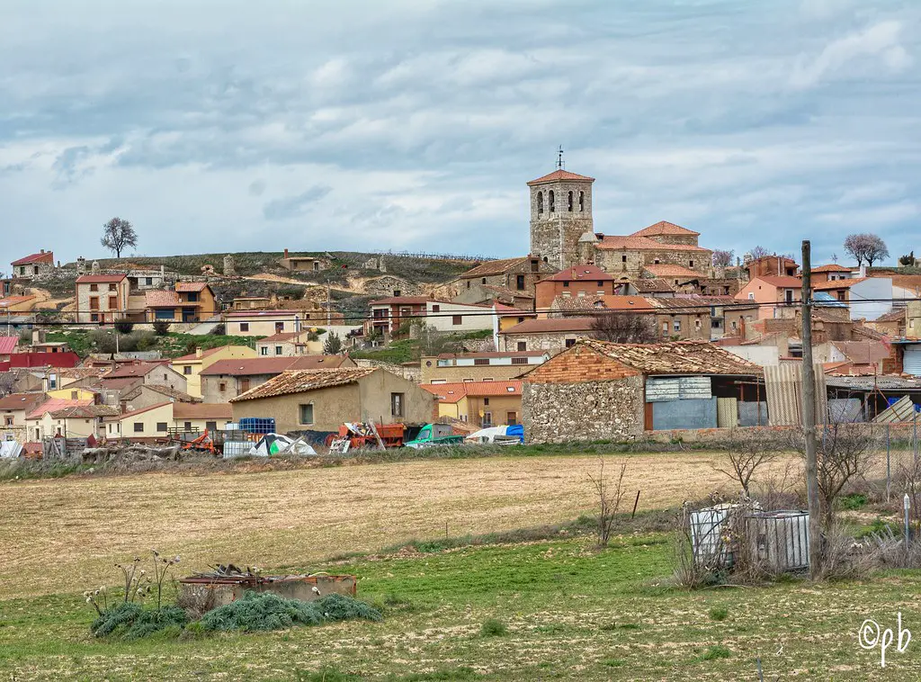 Qué ver en Fuentelisendo, Burgos: Descubre los tesoros ocultos de esta joya burgalesa