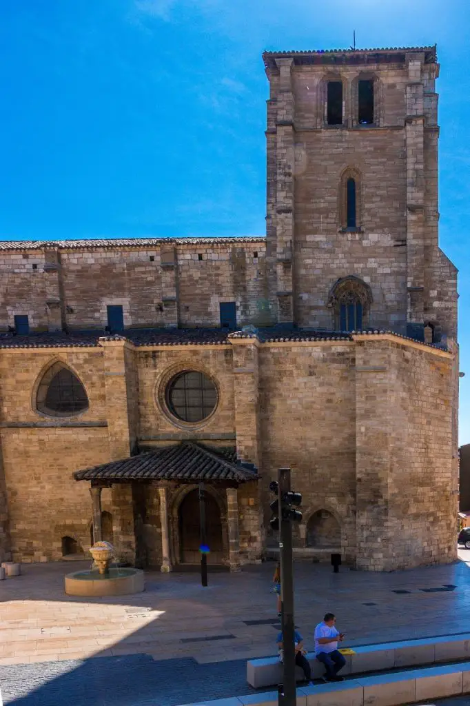 Qué ver en Iglesias, Burgos: Descubre los tesoros ocultos de esta encantadora ciudad