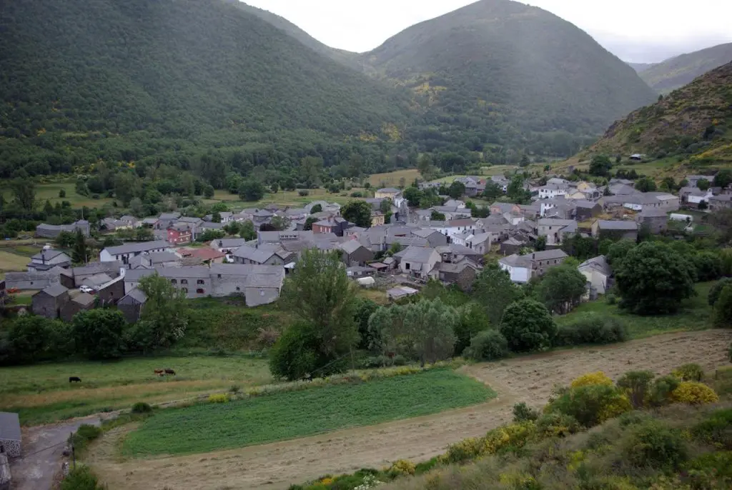 Qué ver en Murias de Paredes, León: secretos y encanto escondido