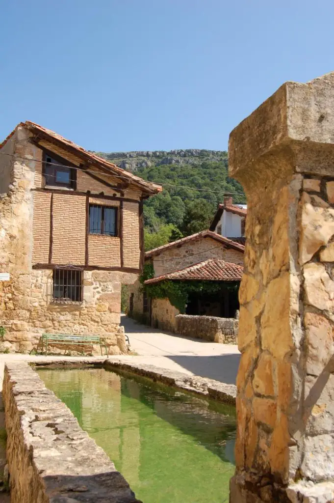 Qué ver en Partido de la Sierra en Tobalina, Burgos: Descubre sus tesoros ocultos