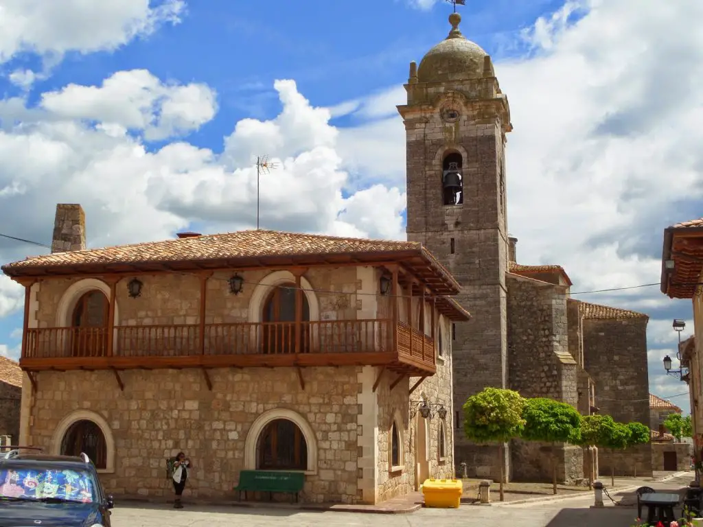 Qué ver en Rabé de las Calzadas, Burgos: Descubre los tesoros secretos de este encantador pueblo