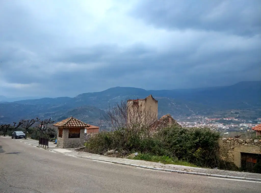 Qué ver en Santa Cruz del Valle, Ávila: Descubre los tesoros ocultos de este destino único