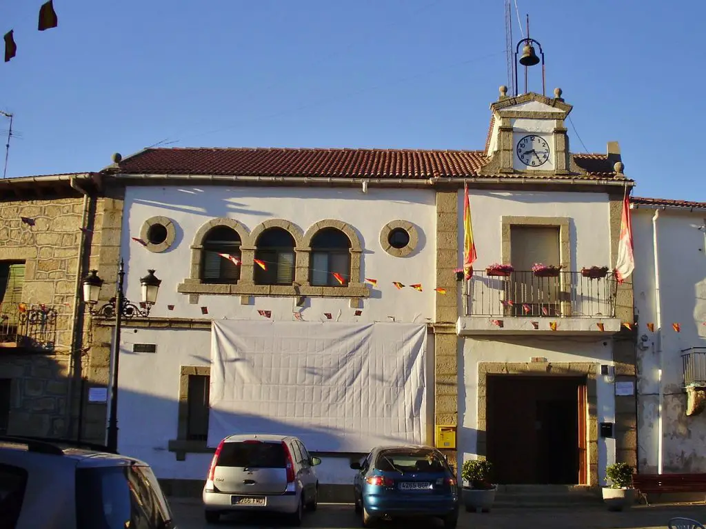 Qué ver en Santa María del Tiétar, Ávila: Descubre los secretos de este encantador rincón