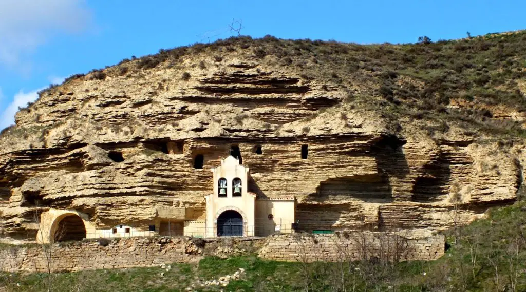 Qué ver en Tosantos, Burgos: Descubre su Historia y Encanto