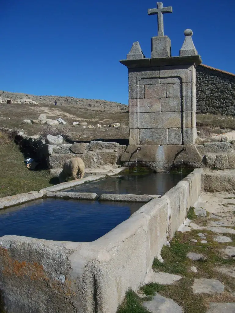 Qué ver en Vadillo de la Sierra, Ávila: Lugares imperdibles para explorar
