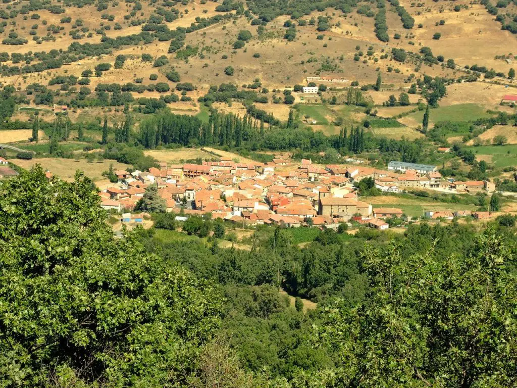 Qué ver en Villafranca de la Sierra, Ávila: Descubre los tesoros ocultos de este encantador destino