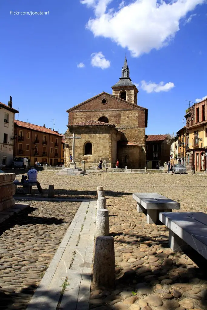 Qué ver en Villanueva de las Manzanas, León: Descubre sus secretos escondidos