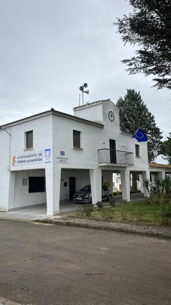 Qué ver en Fresno Alhándiga, Salamanca: Descubre sus secretos y encanto