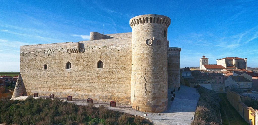 Qué ver en Fuentes de Valdepero, Palencia: un viaje fascinante