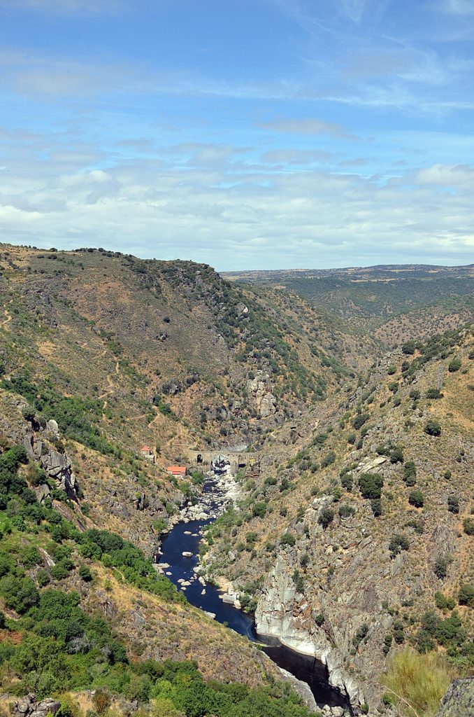 Qué ver en Puerto Seguro, Salamanca: Descubre sus secretos y encanto