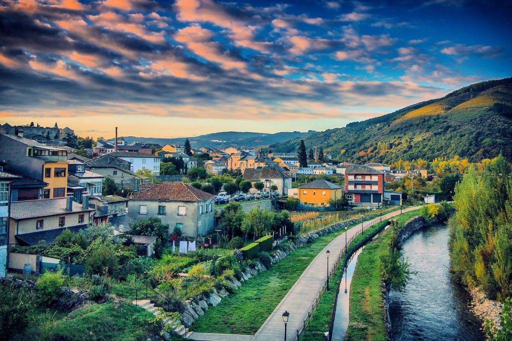 Qué ver en Villafranca del Bierzo, León: Descubre sus encantos ocultos