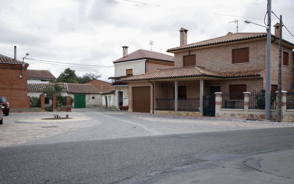 Qué ver en Villaluenga de la Vega, Palencia: descubre sus tesoros ocultos