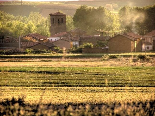 Qué ver en Villazanzo de Valderaduey, León: Descubre sus Tesoros Ocultos